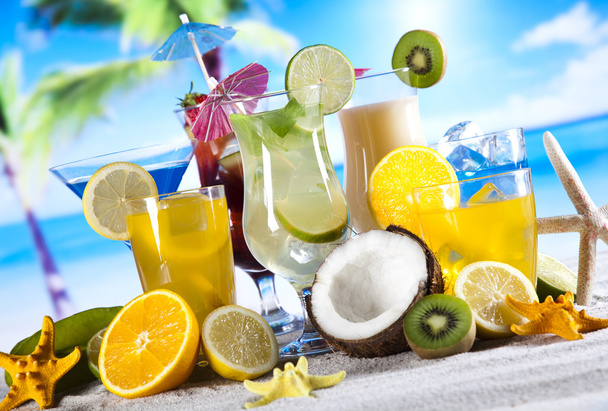 Cocktails mit Früchten - Foto, Bild