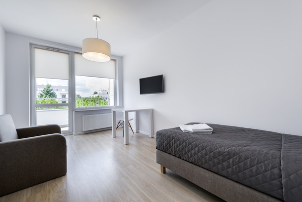 Petite chambre à coucher moderne design intérieur
 - Photo, image