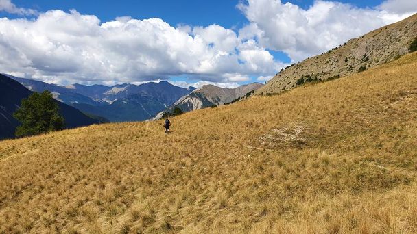 Col de Larche, Francia: panorama de la región alpina - Foto, imagen