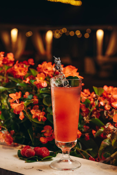 Raspberry cocktail with lavender and ice - Φωτογραφία, εικόνα