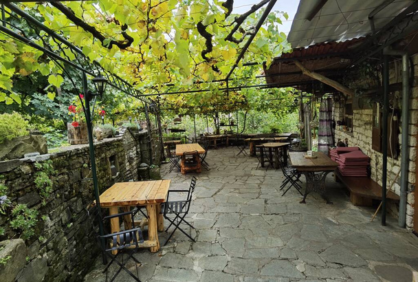 papigo village in ioannina perfecture greece traditional greek village in autumn - Zdjęcie, obraz