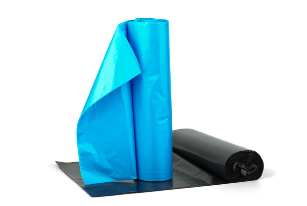 Rouleaux de sacs poubelles en plastique bleu et noir
 - Photo, image