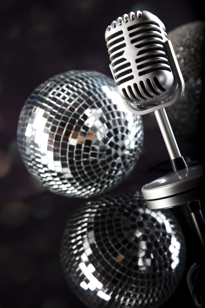 Microfono con palle da discoteca
 - Foto, immagini