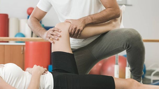 Rehabilitation physical therapy after knee injury - Fotó, kép
