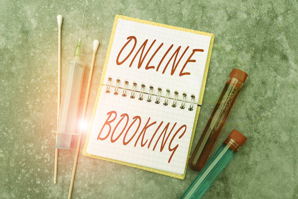 Inspiraatio osoittaa merkki Online Booking. Sana varaus internetin kautta Hotellimajoitus Lentolippu Tutkiminen Ehkäisevät Lääkkeet, Virusinfektioiden ehkäisy - Valokuva, kuva