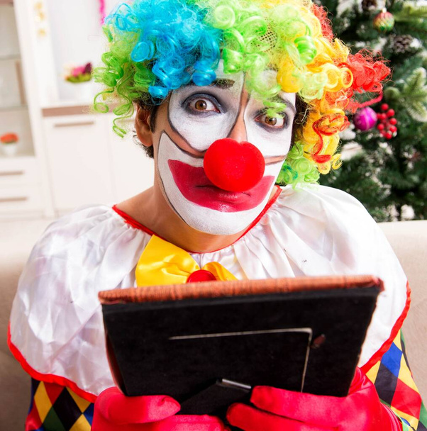 Grappige clown in Kerstmis viering concept - Foto, afbeelding