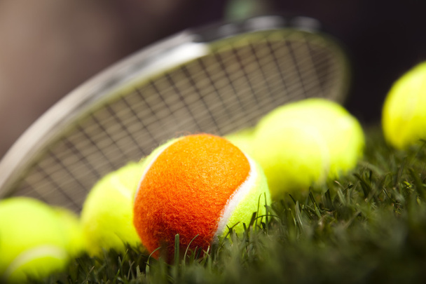Racchetta da tennis e palline - Foto, immagini