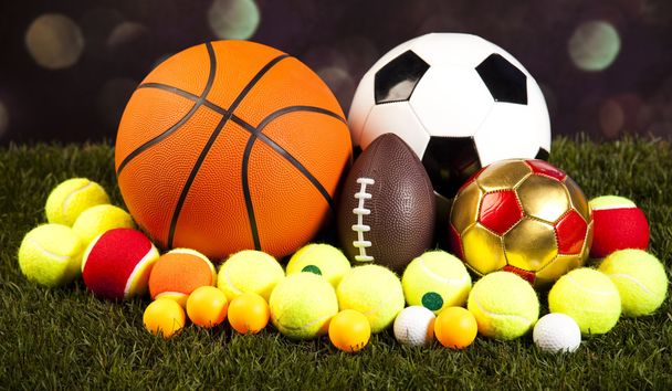 Спортивные мячи с оборудованием
 - Фото, изображение
