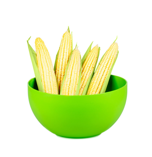 Maiskolben im grünen Teller - Foto, Bild