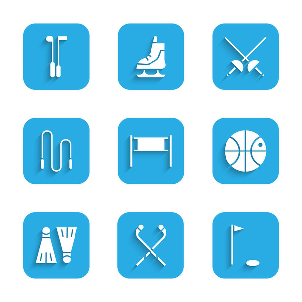 сетка для волейбола, хоккейные клюшки, флаг гольфа, баскетбол, резиновые ласты для плавания, скакалка, фехтование и икона клуба. Вектор - Вектор,изображение