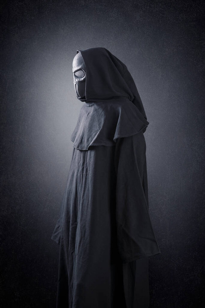 Scary humanoid alien in the darkness - Foto, Imagen