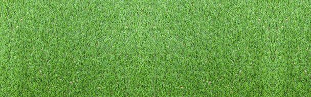 Panoráma új zöld mesterséges gyep padlózat textúra és a háttér zökkenőmentes - Fotó, kép