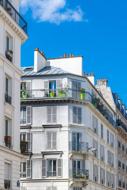 Paříž, krásné budovy, ulice Saint-Maur v okrese 11e - Fotografie, Obrázek