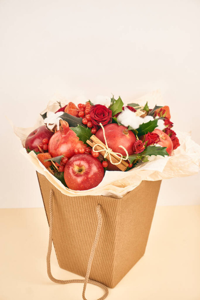 fruit vitamins decoration romance gift food pink background - Фото, изображение