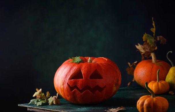 Halloween scary jack-o-lantern from pumpkin - Fotografie, Obrázek