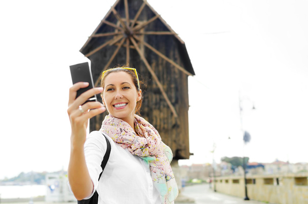 Turismo prendendo selfie
 - Foto, immagini