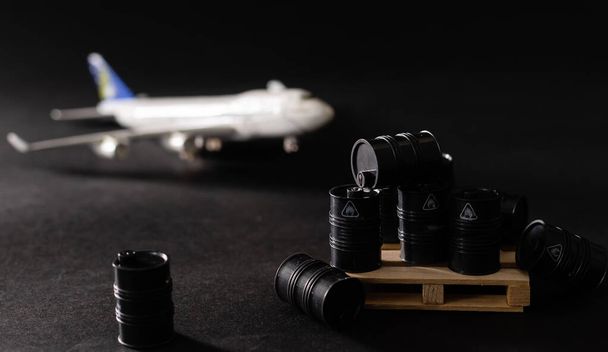 Miniatury barelů a letadel - Fotografie, Obrázek