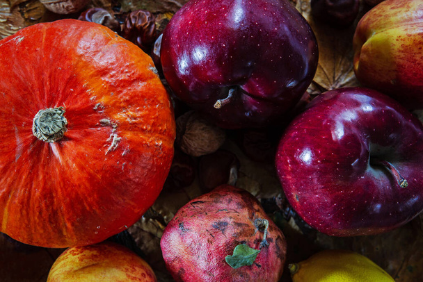 autumn fruits on the table - Zdjęcie, obraz