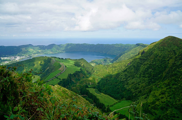 groen landschap op het eiland Azores sao miguel - Foto, afbeelding