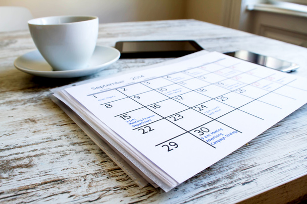 Comprobación de actividades mensuales en el calendario
 - Foto, Imagen