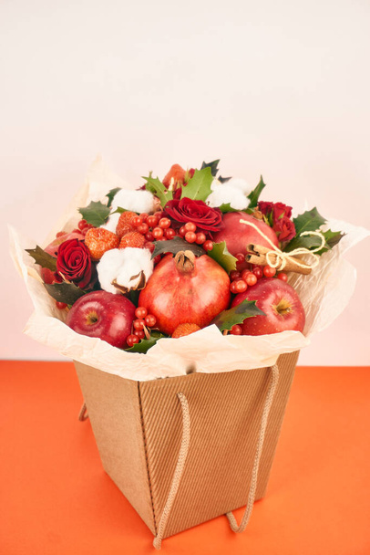 fruit vitamins decoration romance gift food pink background - Foto, immagini