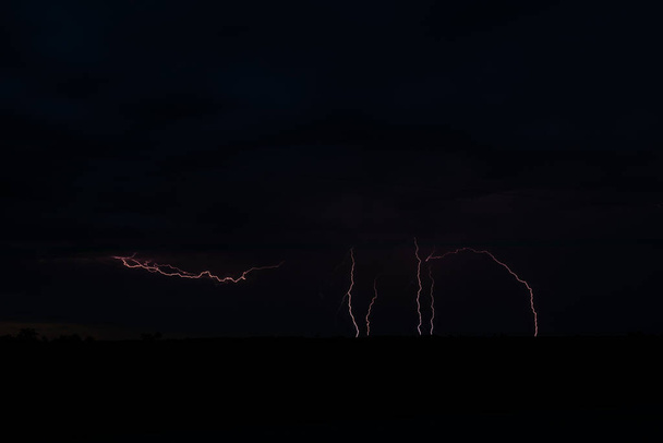 ビクトリア中央部のラニーニャの開始時の落雷オーストラリア,春の天気2021 - 写真・画像