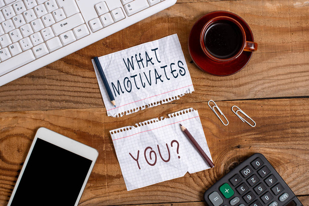 Inspiration showing sign What Motivates Youquestion. Business idea know reasons why you want to wake up each morning Display of Different Color Sticker Notes Arranged On flatlay Lay Background - Photo, Image
