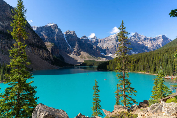 A mesmerizing view of Moraine Lake in Banff nation park in Alberta Canada - 写真・画像