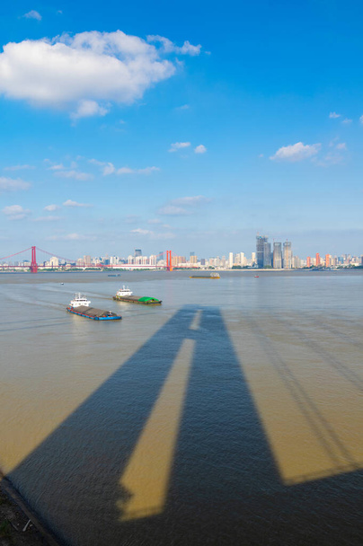 Yangsigang Yangtze Nehri Köprüsü manzarası Wuhan, Hubei, Çin - Fotoğraf, Görsel