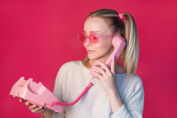 Retro girl style concept in pink - Fotoğraf, Görsel