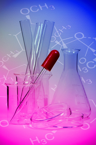 Set di apparecchiature di laboratorio nel nuovo concetto di scoperta di farmaci
. - Foto, immagini