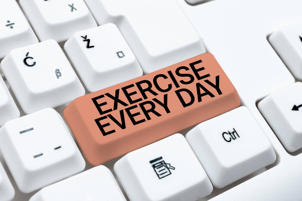 Inspiráló szöveg minden nap testmozgás. Szó mozgás test energikusan annak érdekében, hogy fitt és egészséges Új interaktív weboldal, Programozási kódok szerkesztése - Fotó, kép