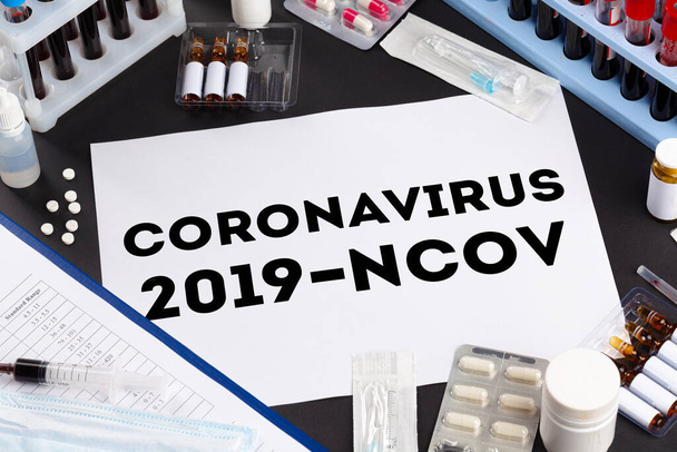 Coronavirus outbreak concept.Coronavirus diagnosis, laboratory testing - Foto, Imagen