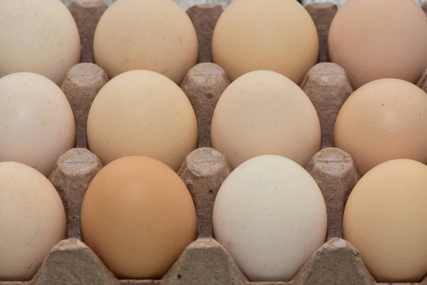živočišné produkty, hnědá kuřecí vejce. - Fotografie, Obrázek