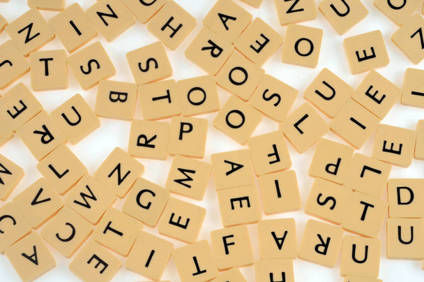 Dyslexie concept met gemengde alfabet letters  - Foto, afbeelding