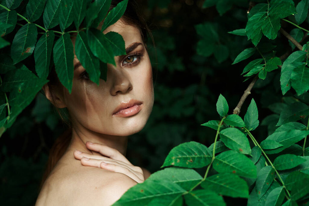 beautiful woman green leaves clean skin nature summer Lifestyle - Foto, afbeelding