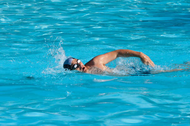 Yüzme adam - Fotoğraf, Görsel