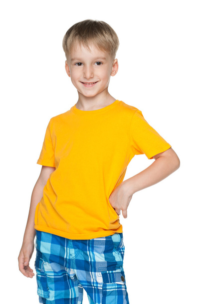 Lindo chico en camisa amarilla
 - Foto, imagen