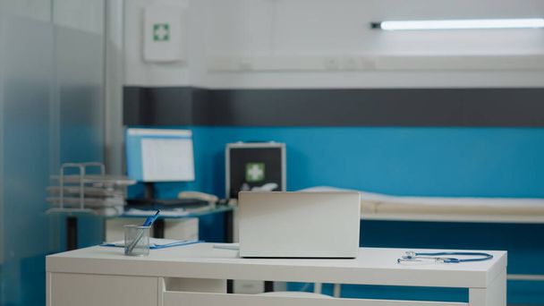 Cabinet médical vide dans un établissement de santé - Photo, image