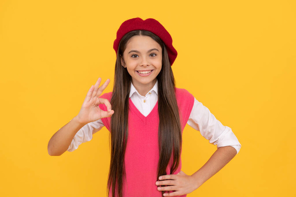 all is ok. cheerful kid in beret. smiling child has perfect style. teenage beauty. tween and youth - Photo, Image