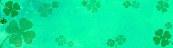 Plantilla panorámica de banner de fondo de buena suerte - Textura verde abstracta con luces bokeh y trébol de cuatro hojas - Foto, imagen