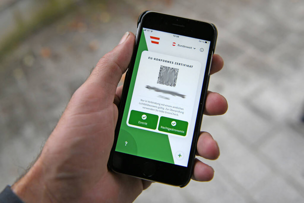 Digital "Green Pass" for corona vaccination on the mobile phone, Austria, Europe - Photo, Image