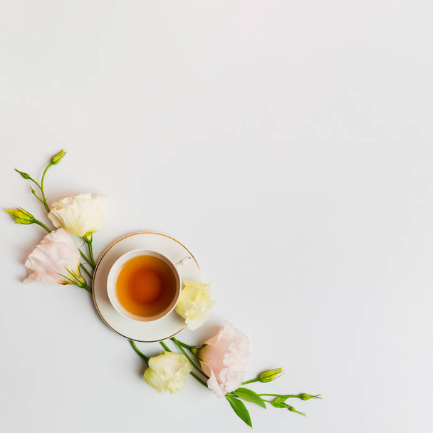 english tea plain background. High quality photo - Foto, afbeelding