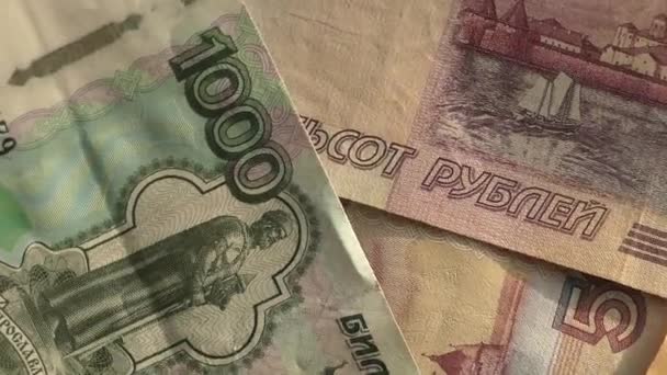 Papel moneda ruso de varias denominaciones  - Imágenes, Vídeo