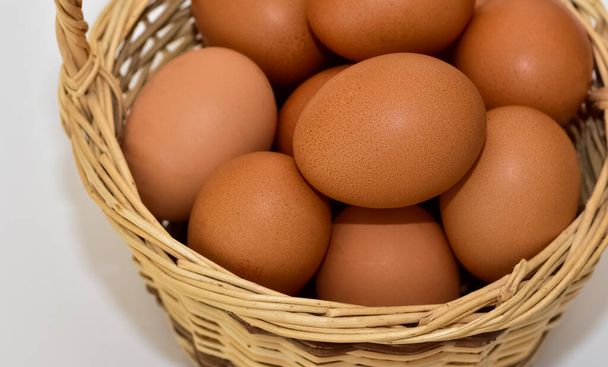 živočišné produkty, hnědá kuřecí vejce. - Fotografie, Obrázek