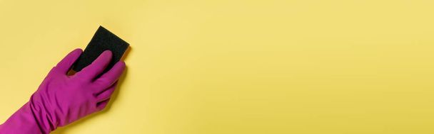 részleges kilátás tisztább gumikesztyű tartó szivacs sárga, banner - Fotó, kép