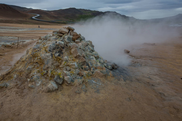 Questa è la natura islandese! Natura selvaggia con un sacco di colori, ghiaccio, neve, lava, vulcani, viaggiare per il mondo, viaggiare in Islanda - Foto, immagini