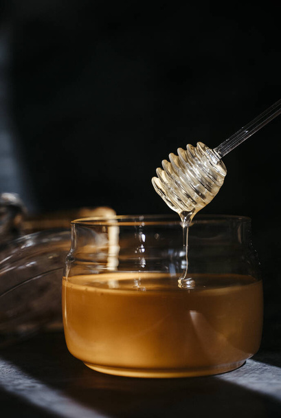 A closeup shot of Honey - Foto, Imagen