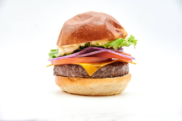 hambúrguer sobre um fundo branco - Foto, Imagem