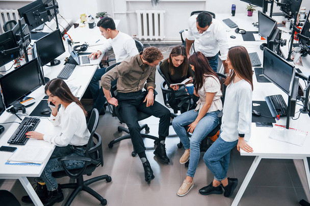 Young business people working together in the modern office. - 写真・画像